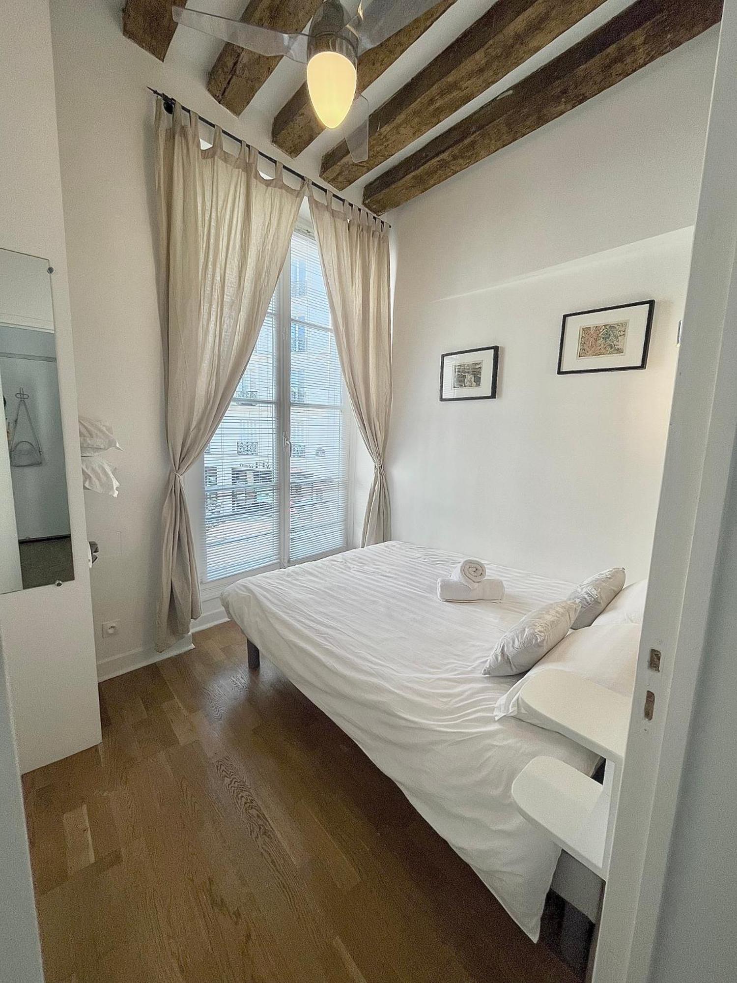 Appartement Typique Parisien Au Coeur Du Marais מראה חיצוני תמונה